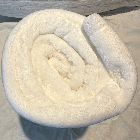 Hotel Collection Solid Plush Velvet Throw - Picture 3 of 4